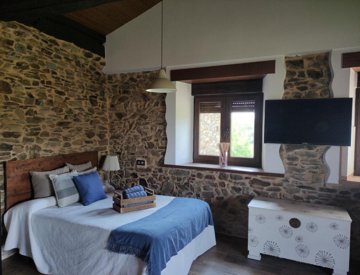 Vila Mini Piconeiro II Pravia Exteriér fotografie